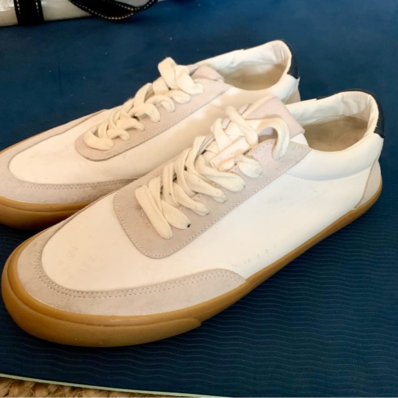 💥4/$15 Express Leather Fashion Sneakers - Picture 1 of 6